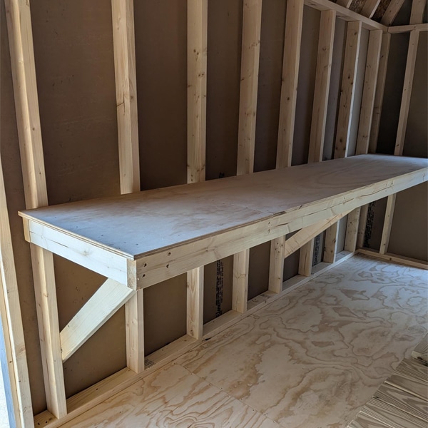 Lofts and Workbenches 10 2-ft Workbench