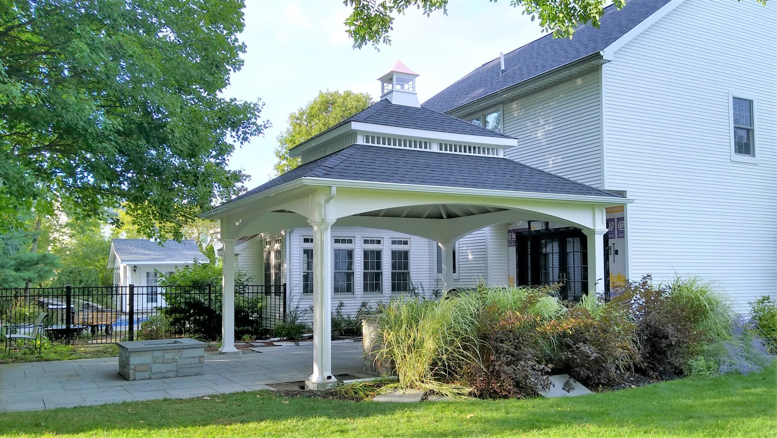 17x19 Montford Vinyl Pavilion 1
